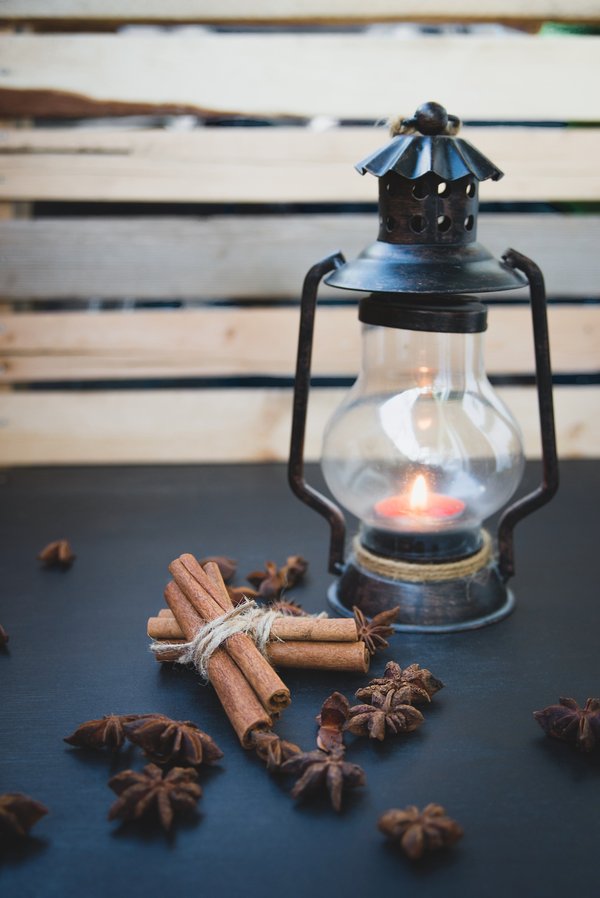 Lampe à huile pour intérieur : élégance et chaleur chez vous